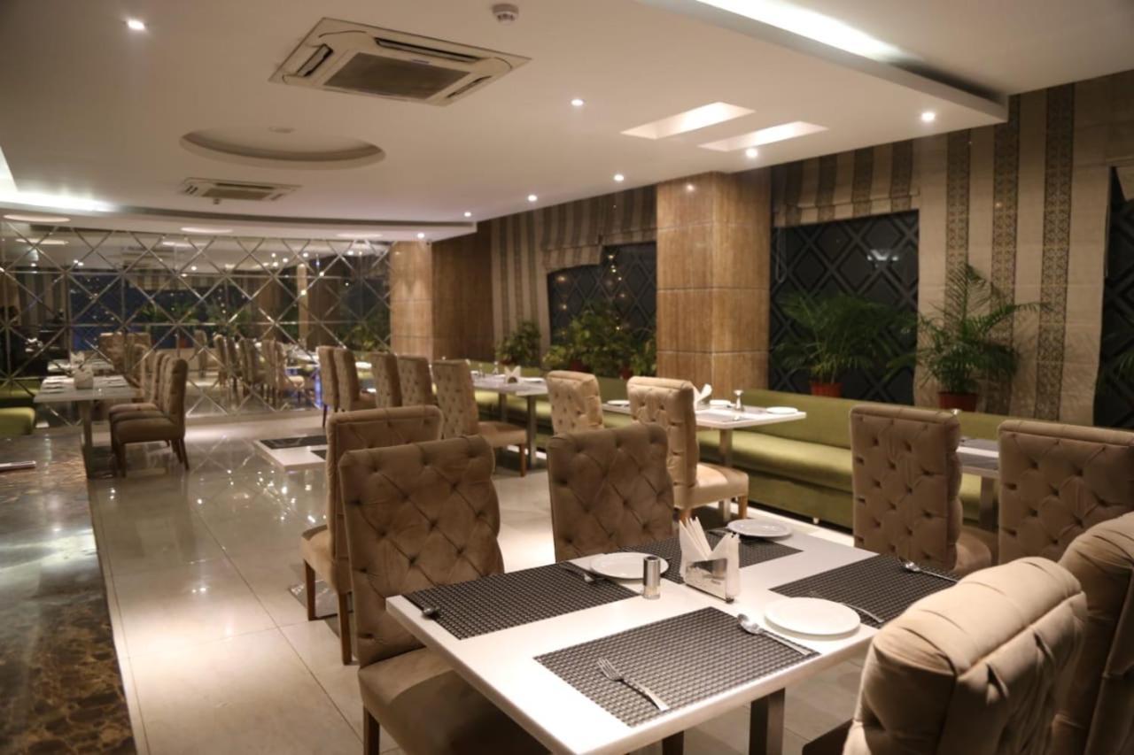 Hotel Pacific Roorkee Exterior photo
