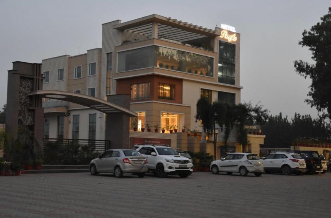 Hotel Pacific Roorkee Exterior photo